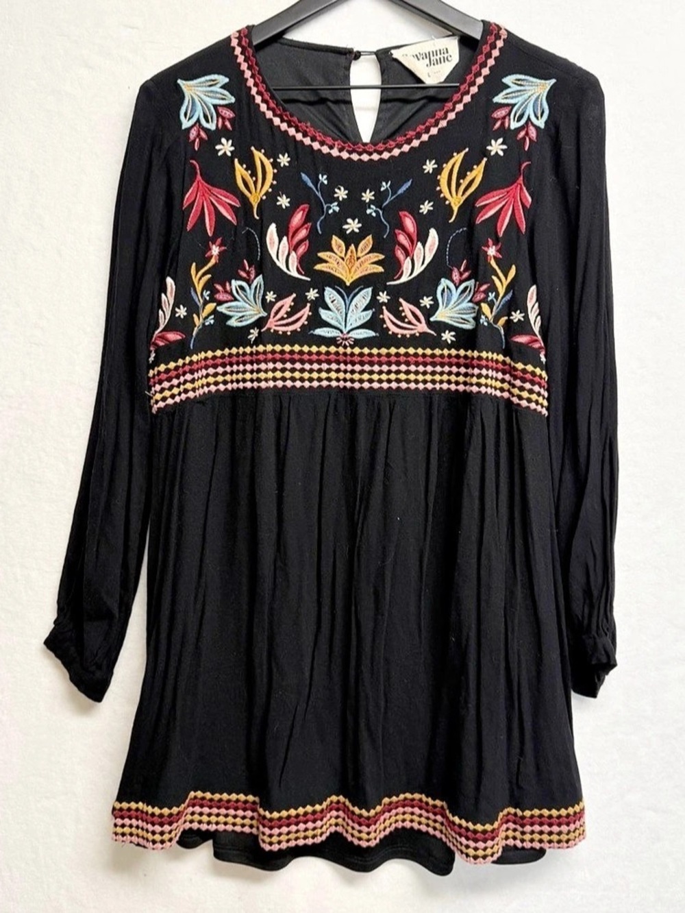 Savanna Jane Embroidered Floral Tunic in Black Size Large Like New